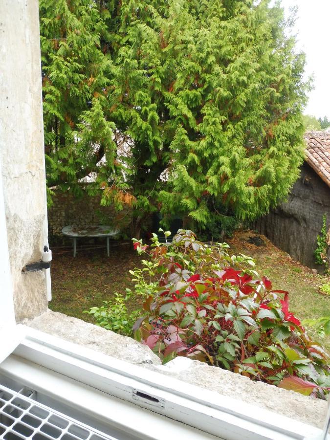La Lezardiere Bed and Breakfast La Rochefoucauld Eksteriør billede